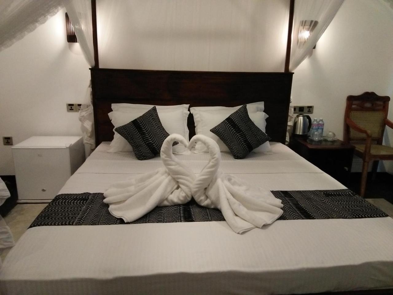 Bed and Breakfast Sky Mountain Cafe With Seaview à Weligama Extérieur photo