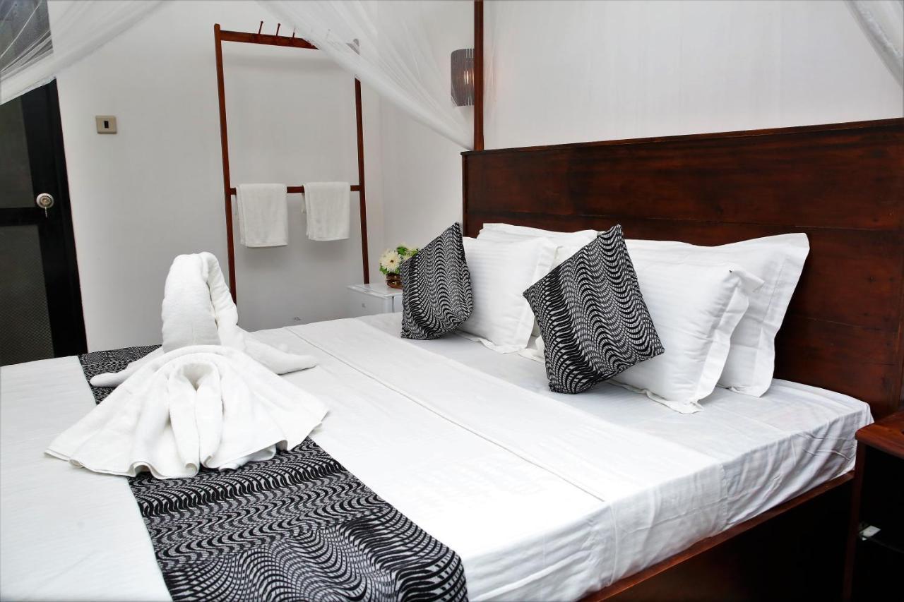 Bed and Breakfast Sky Mountain Cafe With Seaview à Weligama Extérieur photo
