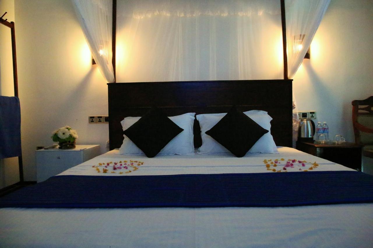 Bed and Breakfast Sky Mountain Cafe With Seaview à Weligama Extérieur photo