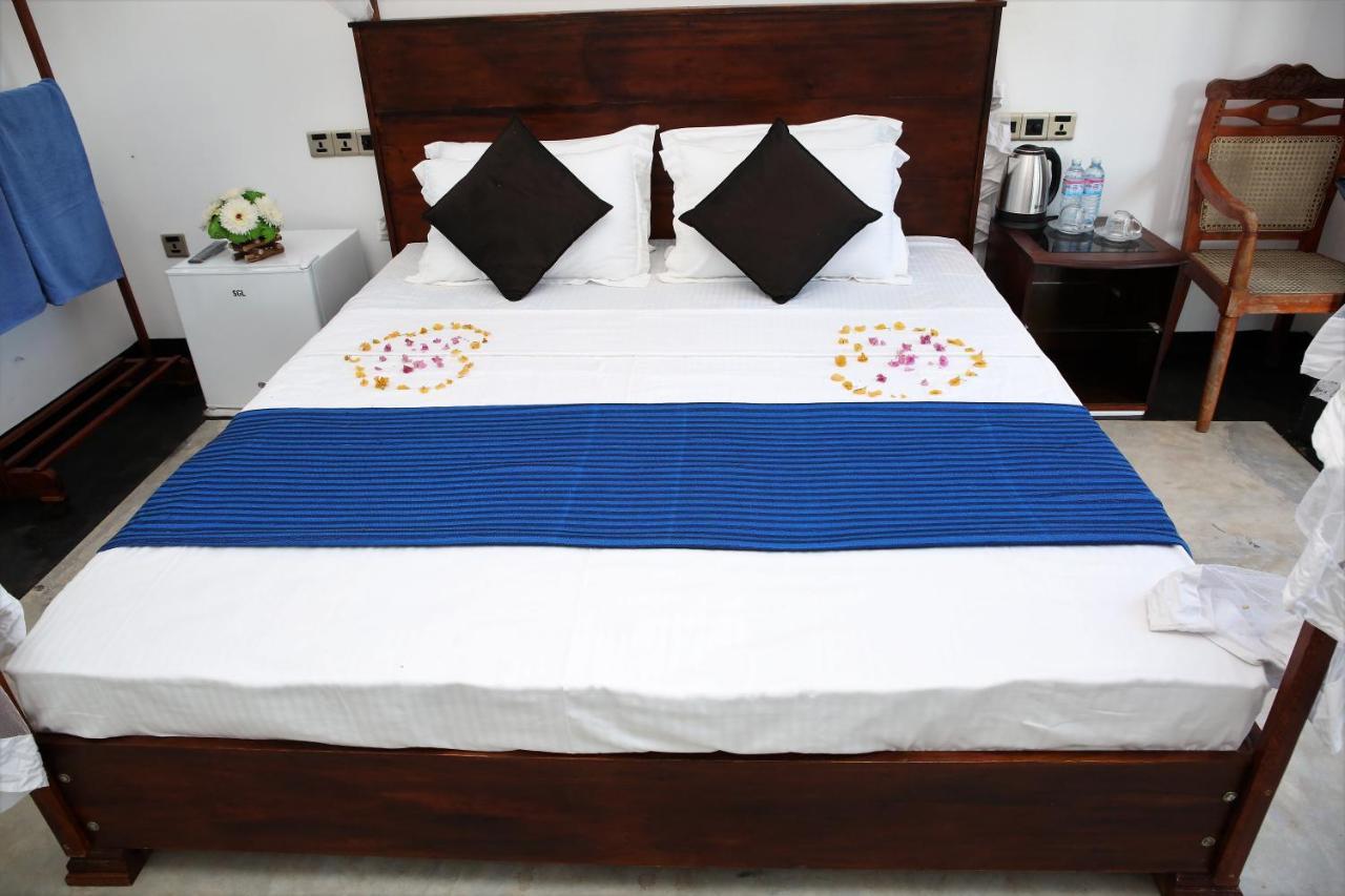 Bed and Breakfast Sky Mountain Cafe With Seaview à Weligama Extérieur photo