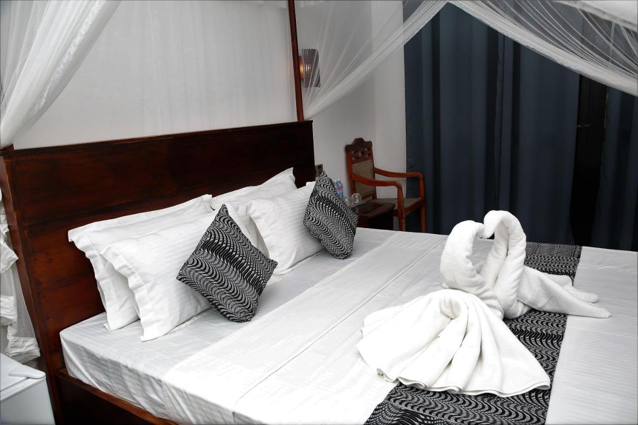 Bed and Breakfast Sky Mountain Cafe With Seaview à Weligama Extérieur photo