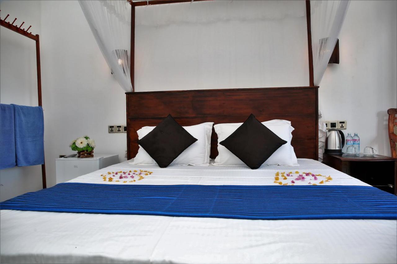 Bed and Breakfast Sky Mountain Cafe With Seaview à Weligama Extérieur photo